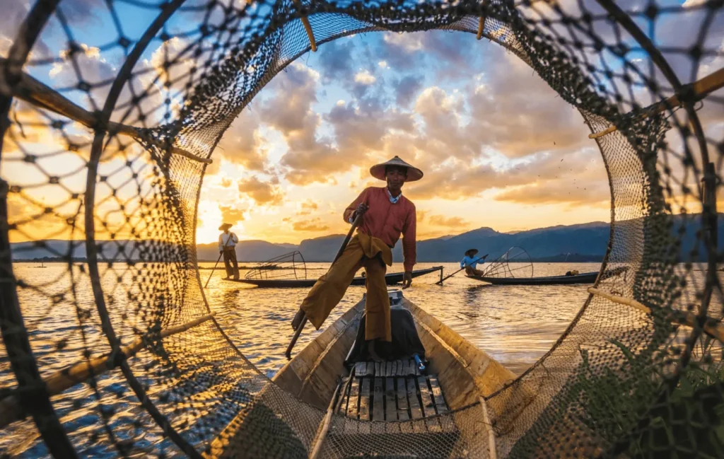 インレーの湖（ビルマ）